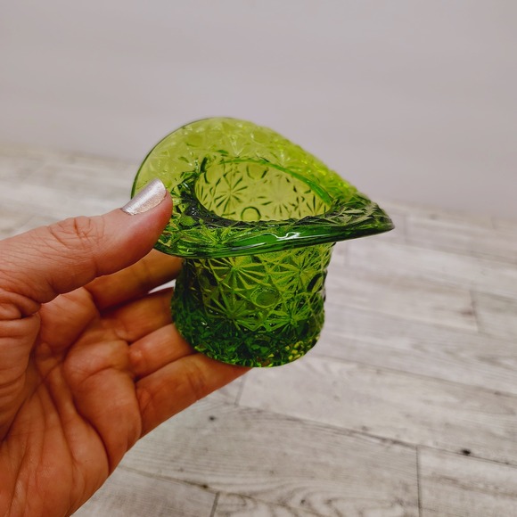 Green Glass Top Hat Vintage Whimsy Decor Collectible Display Toothpick Holder - Picture 4 of 10